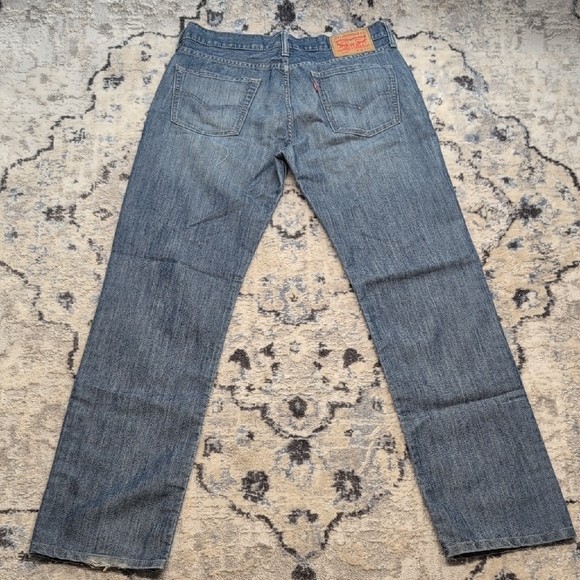 Levi’s 514 Men’s Jeans 34x34 Straight Leg Blue Denim Medium Wash Distressed Hem - Picture 4 of 7